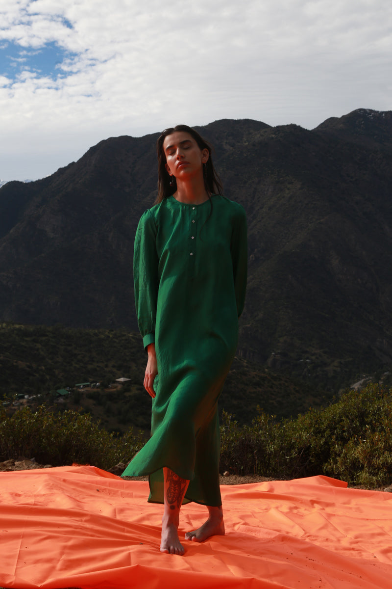 Vestido verde de seda
