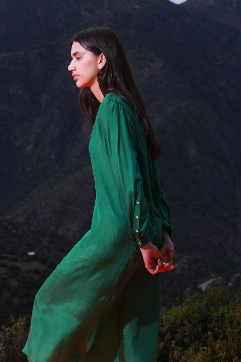 Vestido verde de seda